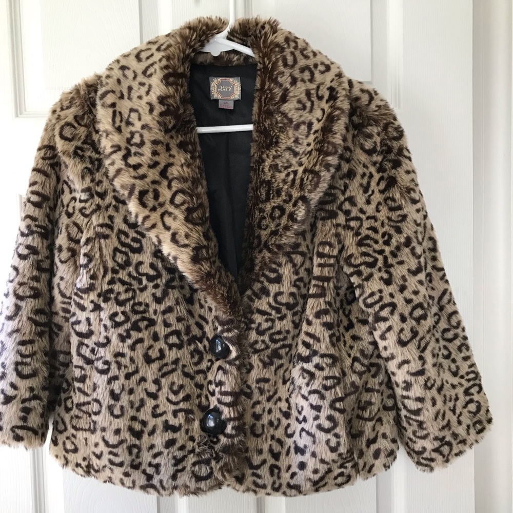 XXI/Forever 21 leopard faux fur jacket